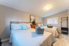 Cabin for two with lake views & access Now featuring AC Wi-FI and TV - Image 3