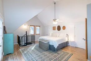 Adorable guest house with free parking - Image 3