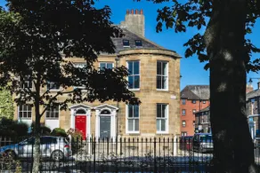 Tyne Square - 2 bed flat, dog friendly and parking - Image 2