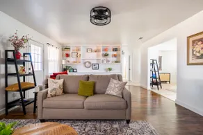 NEW- York House Dwtn Lindale, Rose Park, Canton - Image 5