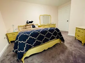 2bed(1 king, 1 Full) rooms, 1 Bath, dinning, lobby - Image 5