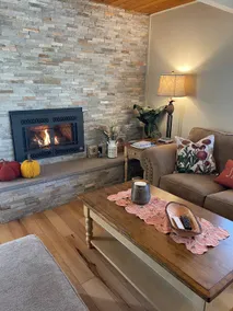 Cozy Lake House in the Foothills - Image 2