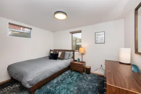 Large, Private 1 Bedroom Apartment, Ideal Location - Image 3