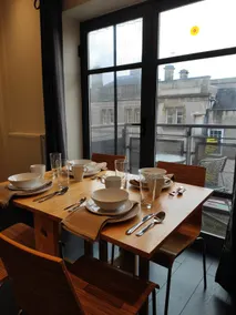 City Centre 2 bedrooms 2 Ensuite Flat free parking - Image 4
