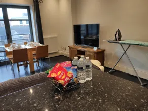 City Centre 2 bedrooms 2 Ensuite Flat free parking - Image 5