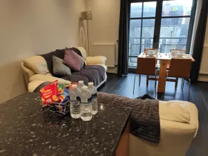 City Centre 2 bedrooms 2 Ensuite Flat free parking - Image 2