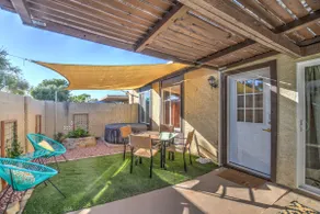 ✧✧DISCO DEN✧✧ All New Funky 70s Pad w/ Hot Tub!  3 bedrooms / 2 bathrooms! - Image 3