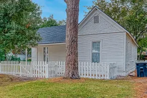Completely Remodeled Bungalow / 3bd / 2bth - Image 2