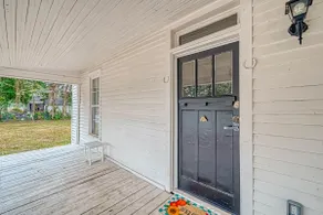 Completely Remodeled Bungalow / 3bd / 2bth - Image 5