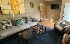 The Jackie O ~ One Bedroom Relaxing Retreat - Image 2