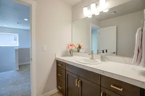 Modern Home in Beautiful Columbia Gorge Area - Image 3
