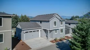 Modern Home in Beautiful Columbia Gorge Area - Image 4