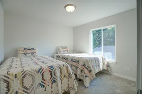Modern Home in Beautiful Columbia Gorge Area - Image 2