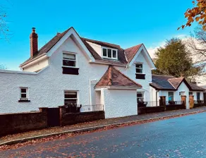 Luxury home - near family park & coffee shop - Image 3