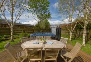 Idyllic 3-Bed Cottage | Large Hot Tub & Fireplace - Image 5