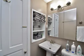 Luxury 1 Bedroom. Chef's Kitchen. Tree lined St. - Image 3