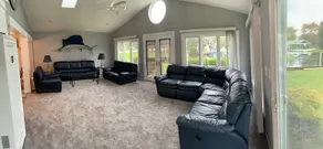 Cheerful 3 bedroom cottage with River access. - Image 3