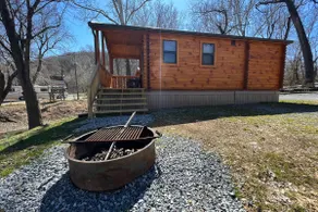 Riverview Log Camping Cabin on the Potomac River - Image 3