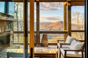 Spectacular Views - Golden Tee - Shuffle Board - Hot Tub - 4 King Rooms - Image 5