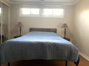 3 bedroom village apartment. Walk to restaurants! - Image 3