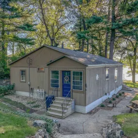 Lake House Getaway - Image 2