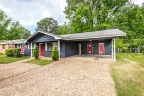 Cheerful 3 BR 1.5 BA Home in Great Neighborhood! Recently Renovated!  - Image 4