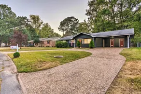 Cheerful 3 BR 1.5 BA Home in Great Neighborhood! Recently Renovated!  - Image 3