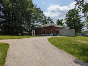 Waterfront Cottage with Pool & Hot Tub. - Image 2