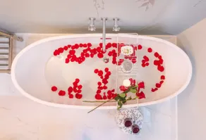 Urban Retreat In Art, Spa & Garden - Villa Jade - Image 2