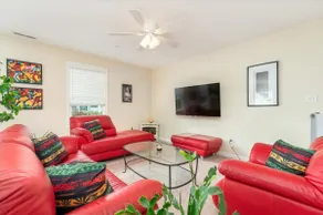 Cheerful & Spacious Shore Life Beauty! - Image 3
