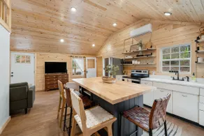 Beautiful cabin just seconds from Dale Hollow Lake - Image 3