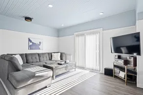 Modern craftsman home close to all Garibaldi has to offer. Dog Friendly! - Image 3