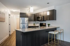 Lovely - 2 bedroom condo with indoor fireplace - Image 5