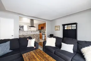 Quiet-Chef's kitchen-Laundry-Updated-Pet friendly - Image 2