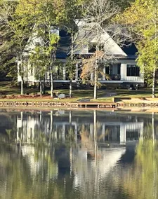 Spacious Cottage on Lake.Perfect for Family Fun! - Image 2