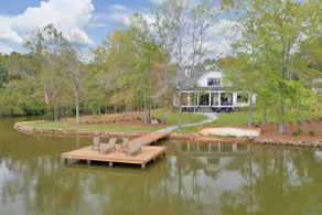 Spacious Cottage on Lake.Perfect for Family Fun! - Image 3