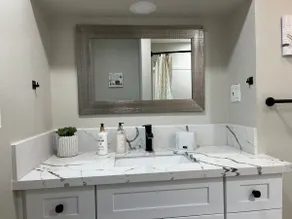 Mid century style newly remodel 2 bed 2 bathrooms - Image 5
