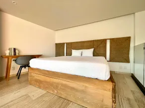 Art Deluxe Loft | Pools, Gym, Roof, Fast Wifi - Image 5