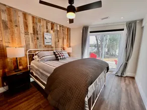 Lux 4 BDRM Cottage with Hot Tub & Pet Friendly - Image 3