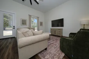 Beautifully Appointed, Country Cottage! - Image 4