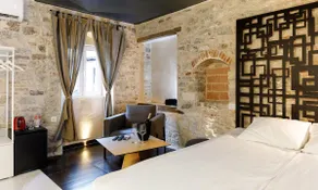 Palace luxury room - Image 2