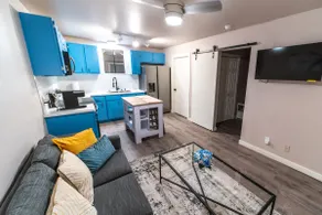 Sleek Apartment w. Walk-in Shower, Springdale - Image 5