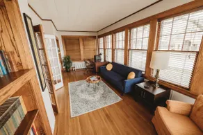 Cheerful 4 Bedroom Home just steps from Downtown - Image 5