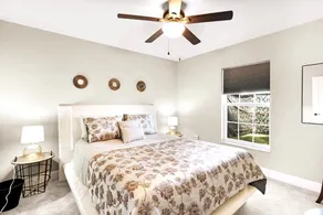 Cheerful 3 bedroom home with free parking. - Image 3