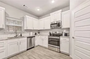Stunning Fayetteville Home >10 minutes from the University/Downtown Fayetteville - Image 5
