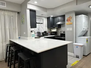 Glamorous Chinatown 3BR condo, by McCormick/DWTN - Image 3