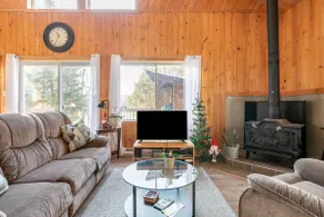 Beautiful wooden chalet in Chertsey, Lanaudière - Image 4