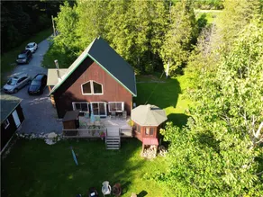 Beautiful wooden chalet in Chertsey, Lanaudière - Image 2