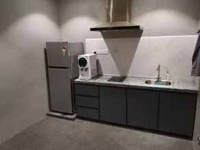 Fully Furnished 4 Bedroom Apt - Image 2