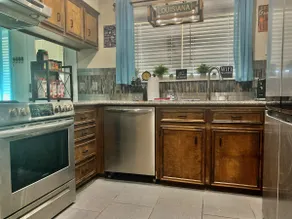 House with yard by casino. Sleeps 10 with gameroom - Image 5